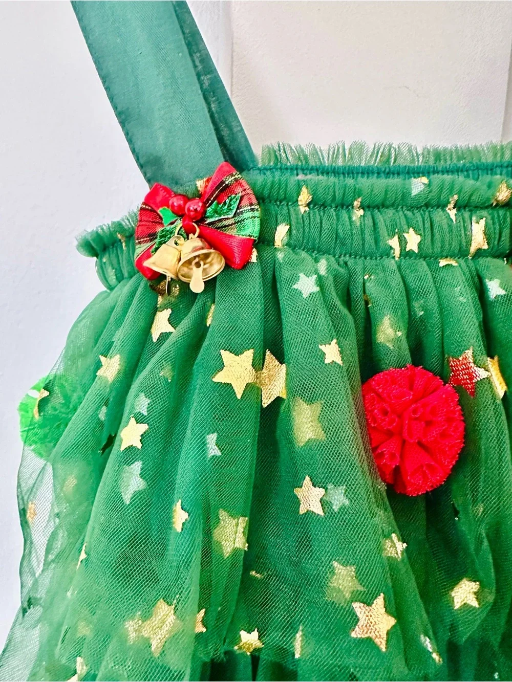 N/A charming green